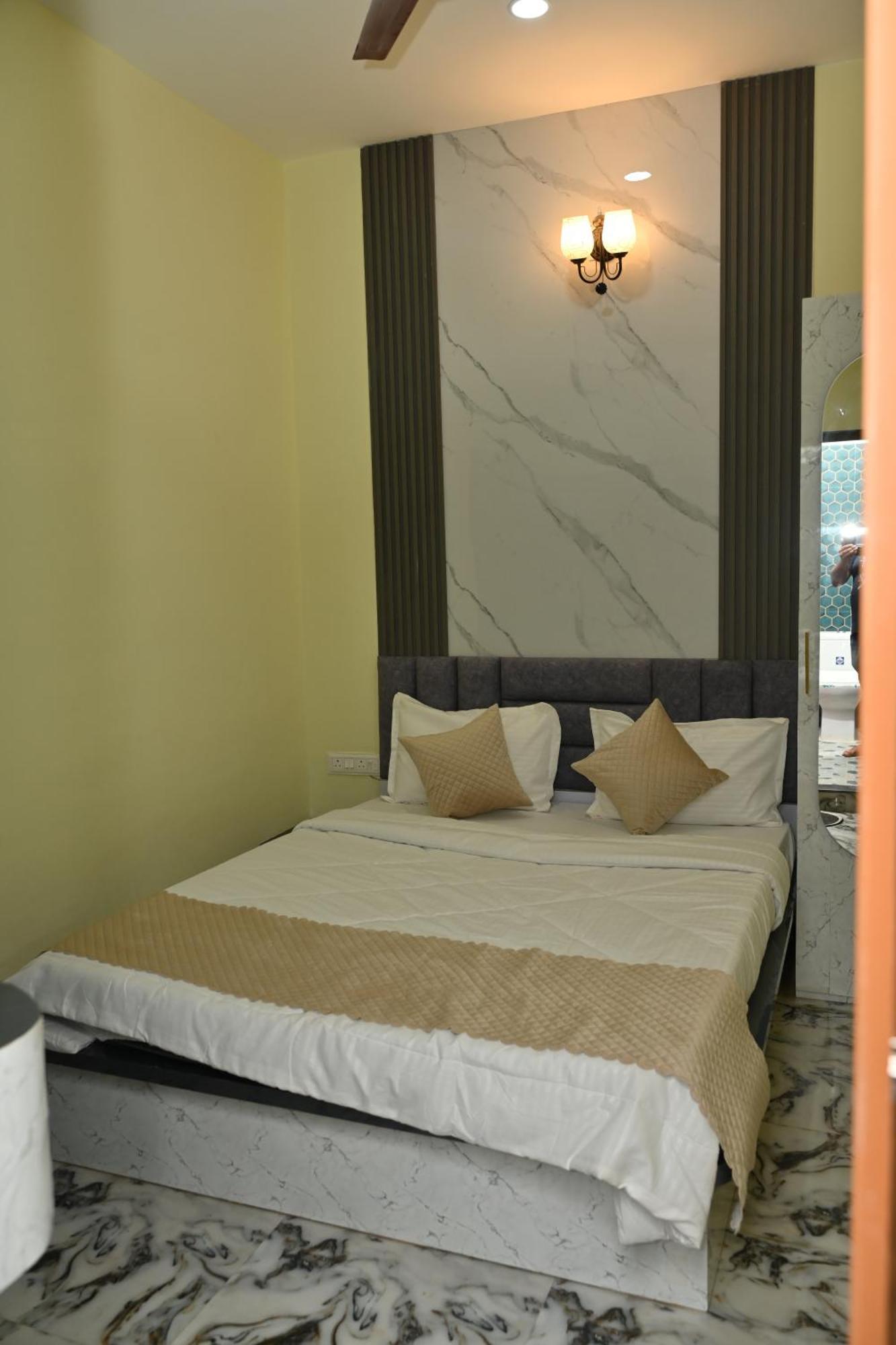 The Vintage Plaza Hotel Baripada Bagian luar foto